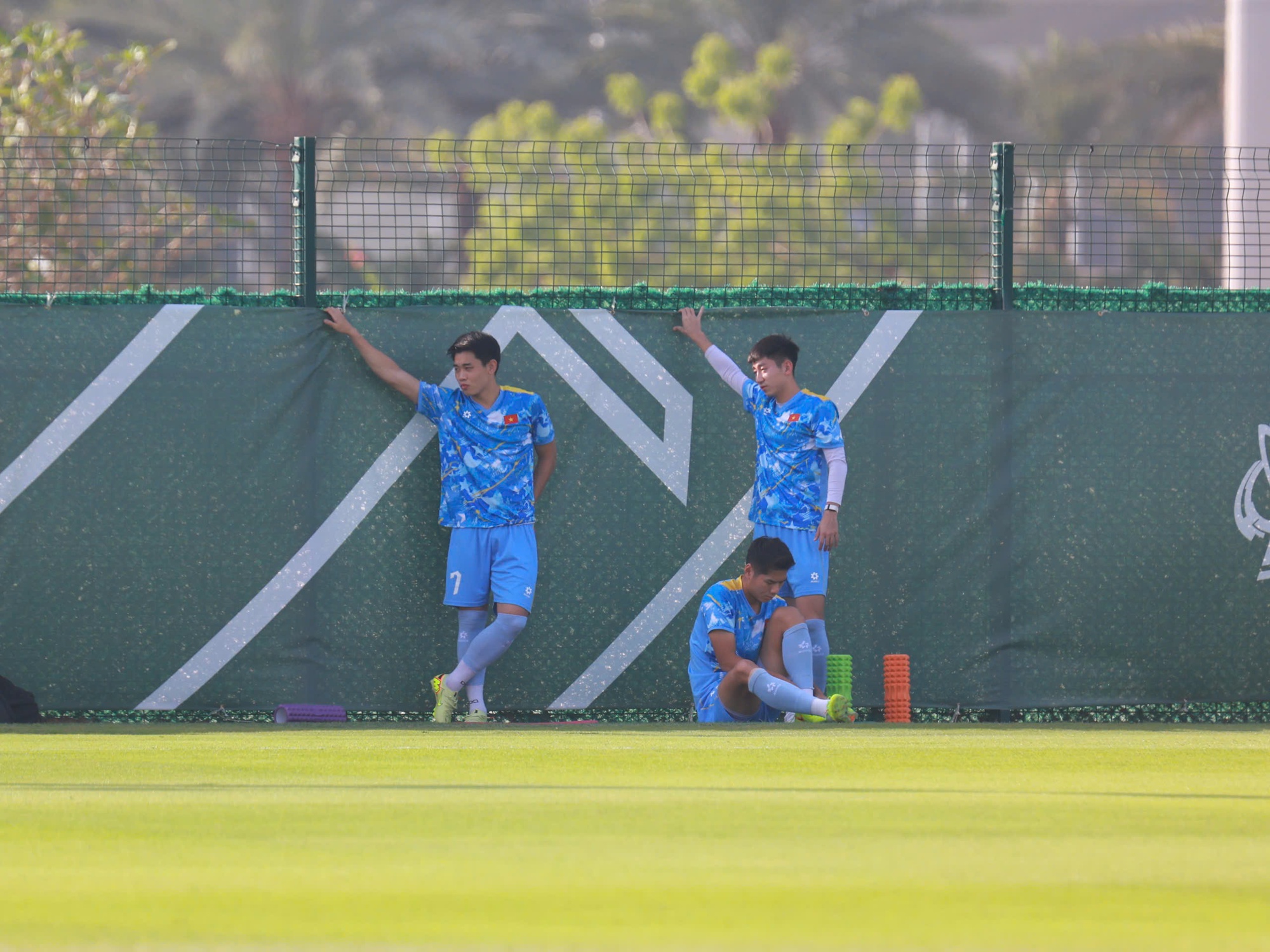 HLV Kim Sang-sik nói về hình ảnh ăn táo viral khắp cõi mạng của Đình Bắc: HLV Kim Sang-sik nói về hình ảnh ăn táo viral khắp cõi mạng của Đình Bắc: