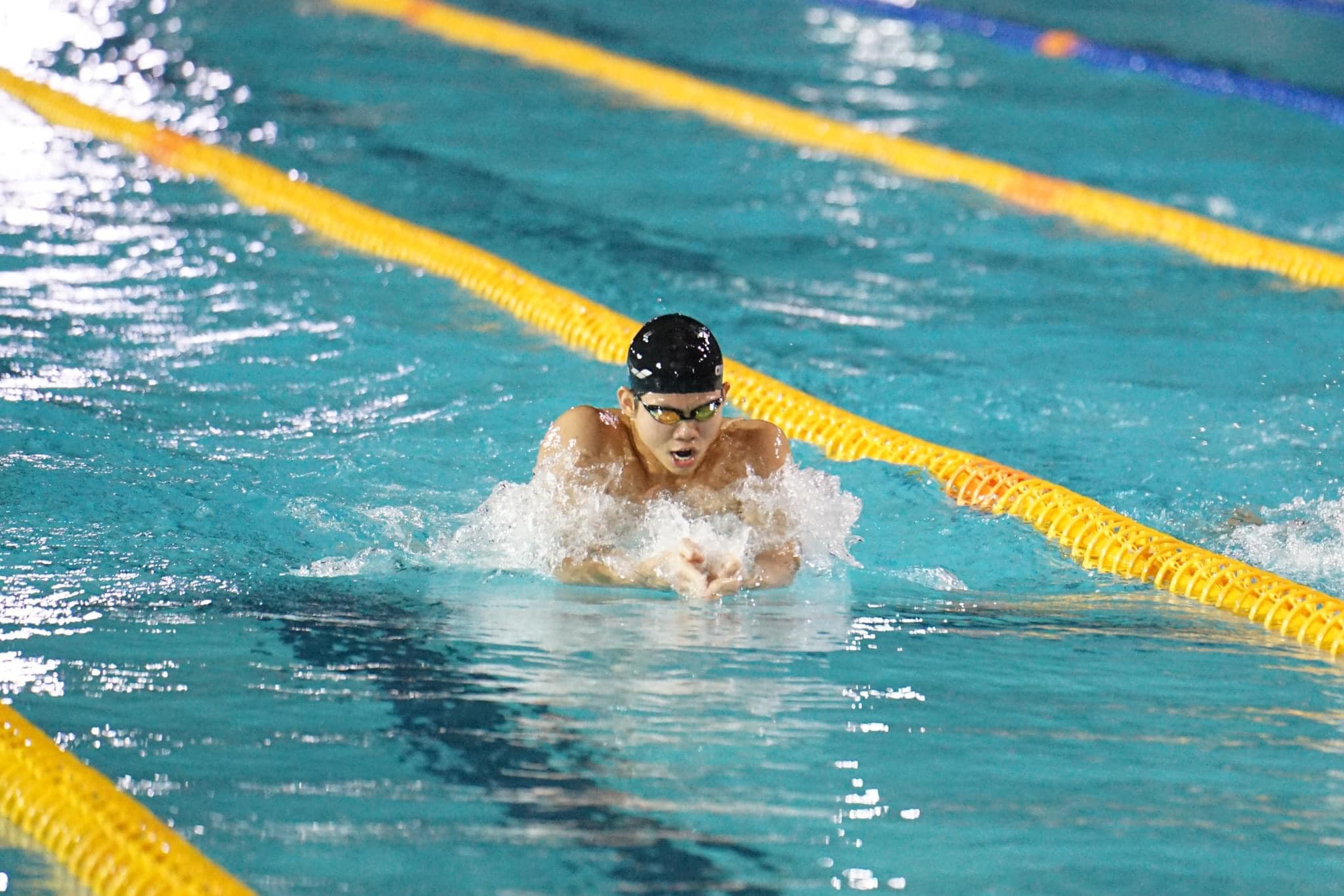 Viral loạt ảnh đời thường của Quang Thuấn - nam thần bơi lội thế hệ mới, 19 tuổi được thăng qu&acirc;n h&agrave;m g&acirc;y sốt MXH- Ảnh 5.