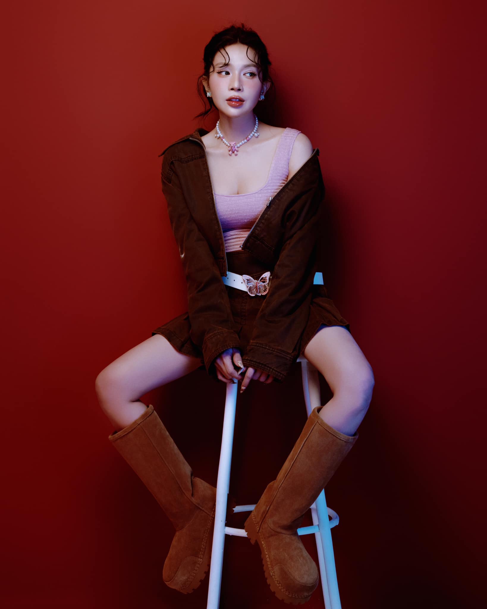 Nữ diễn vi&ecirc;n miền T&acirc;y gi&agrave;u nhất Vbiz: Tiền nhiều đến mức rải khắp nơi, nhan sắc ngo&agrave;i đời đẹp gấp 100 lần tr&ecirc;n phim- Ảnh 5.