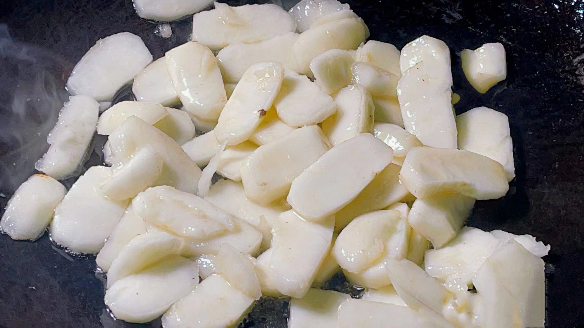 Chợ Việt c&oacute; loại củ 