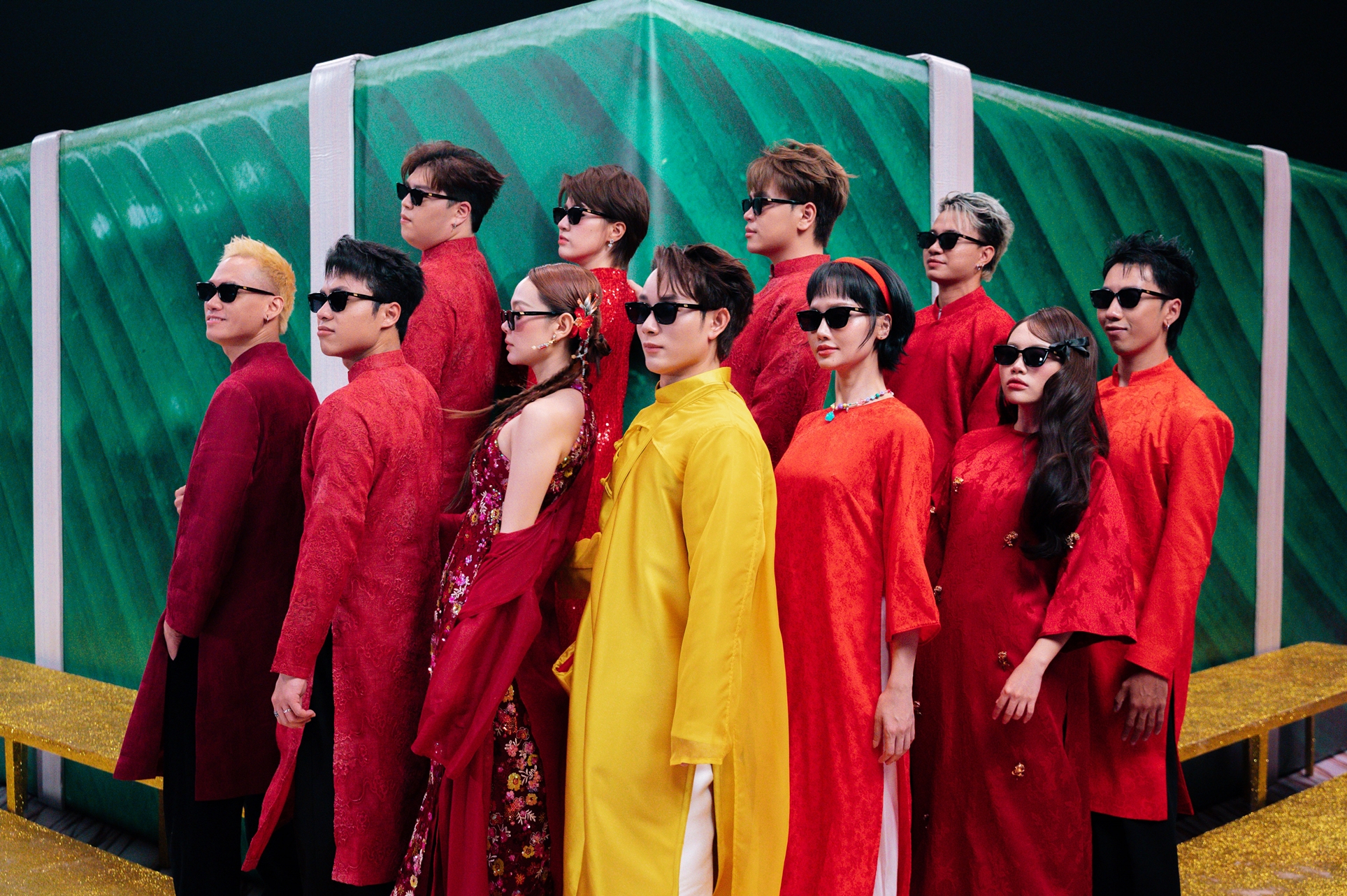 Tr&uacute;c Nh&acirc;n lập kỷ lục chưa từng c&oacute;, rủ cả 68 sao Việt nhảy phụ hoạ cho m&igrave;nh!- Ảnh 10.