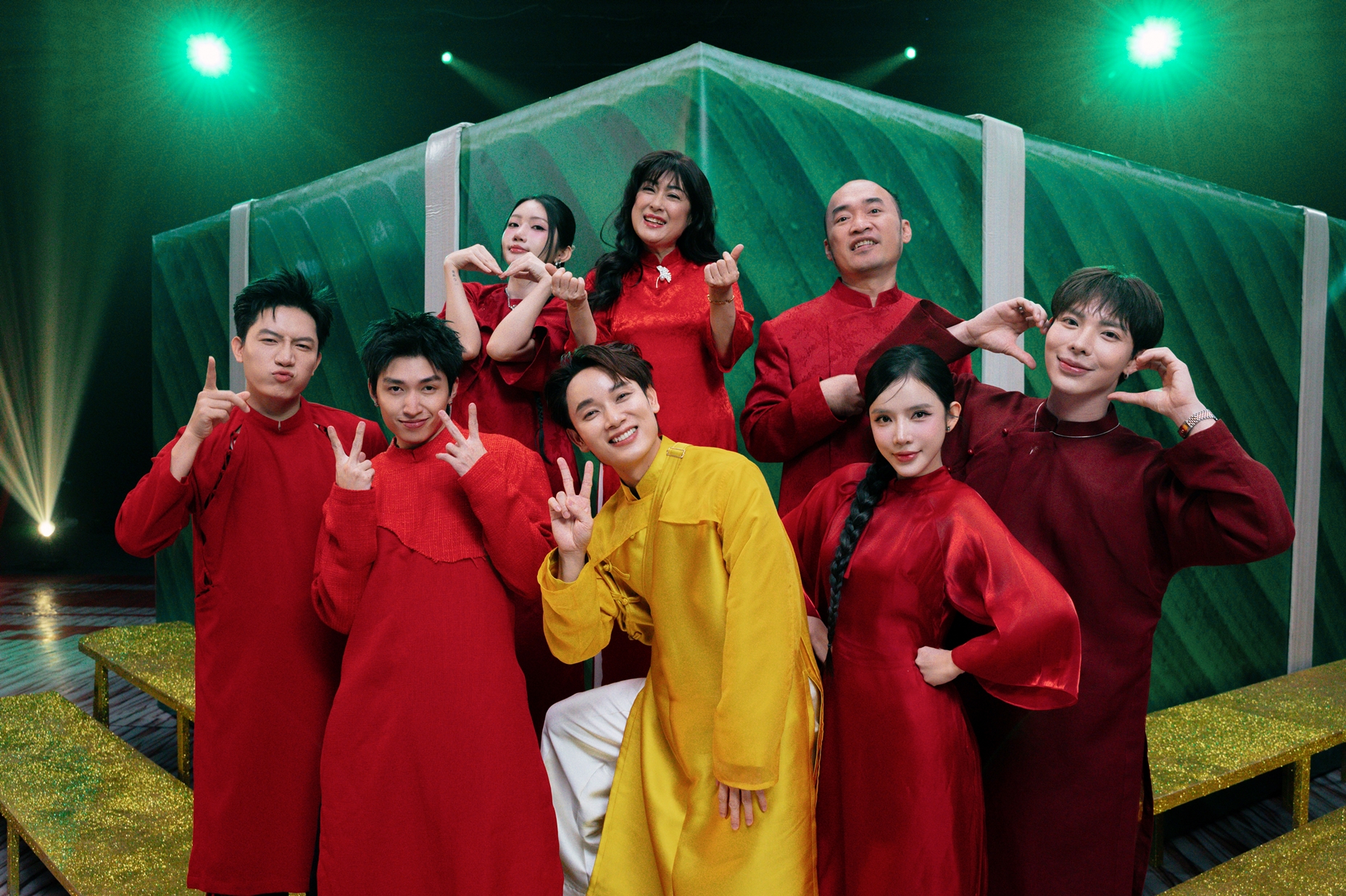 Tr&uacute;c Nh&acirc;n lập kỷ lục chưa từng c&oacute;, rủ cả 68 sao Việt nhảy phụ hoạ cho m&igrave;nh!- Ảnh 8.