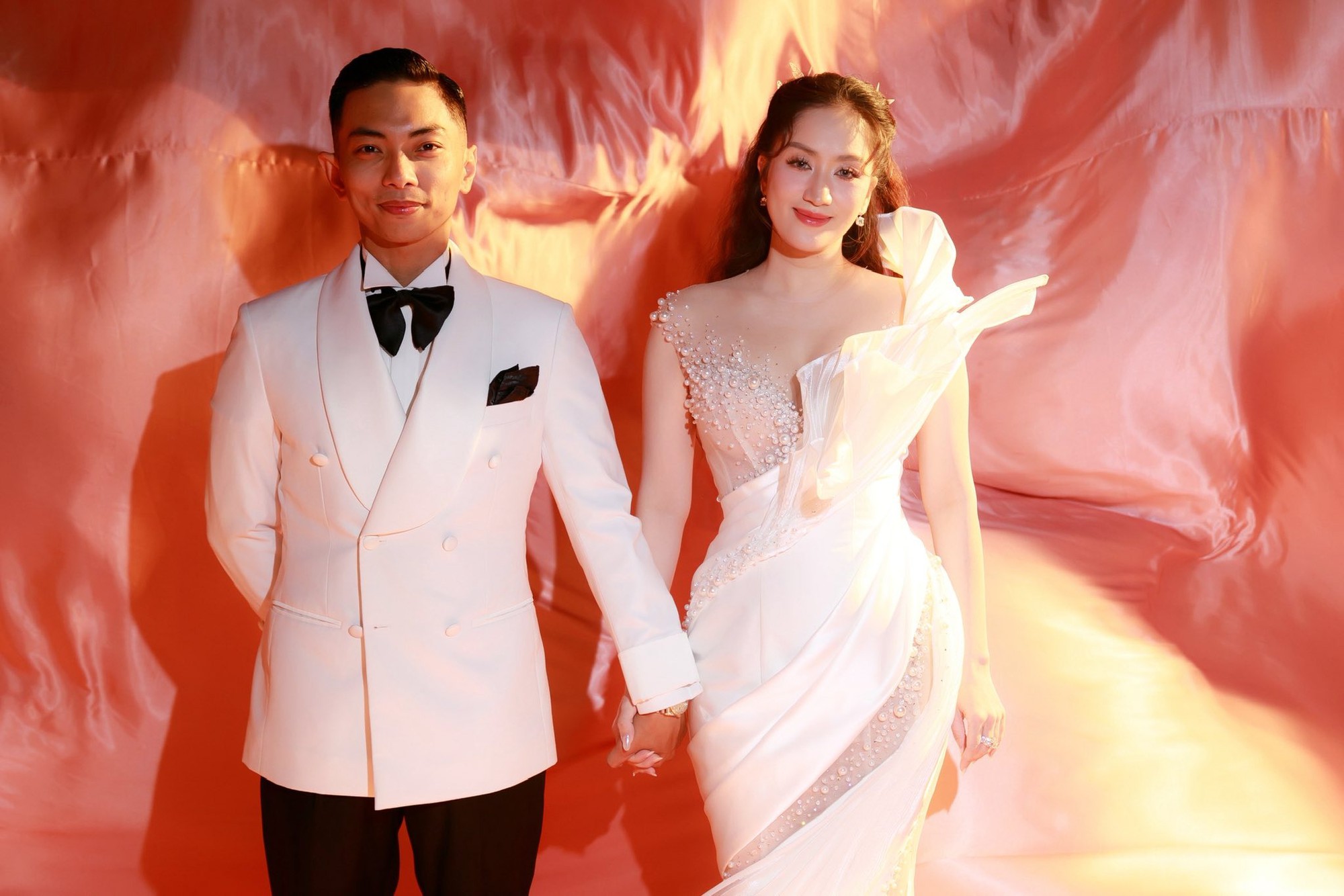 Lo Kh&aacute;nh Thi ghen, Phan Hiển v&agrave; bạn nhảy Thu Hương kh&ocirc;ng bao giờ n&oacute;i chuyện ri&ecirc;ng- Ảnh 4.