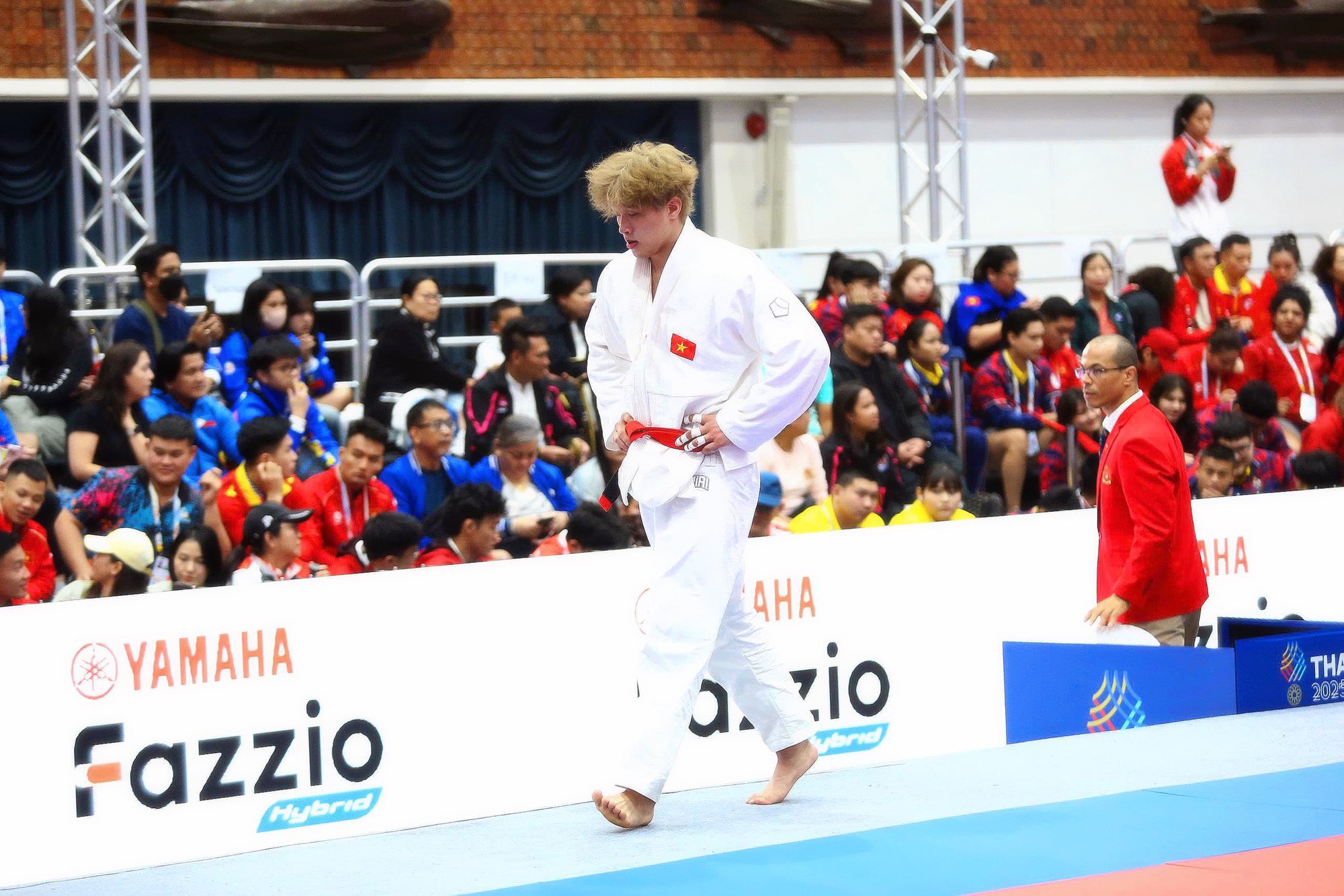 "Cực phẩm" tuyển v&otilde; Việt Nam g&acirc;y b&atilde;o với visual chuẩn nam thần, nh&igrave;n sang loạt bằng khen, huy chương mới thực sự "cho&aacute;ng"!- Ảnh 7.