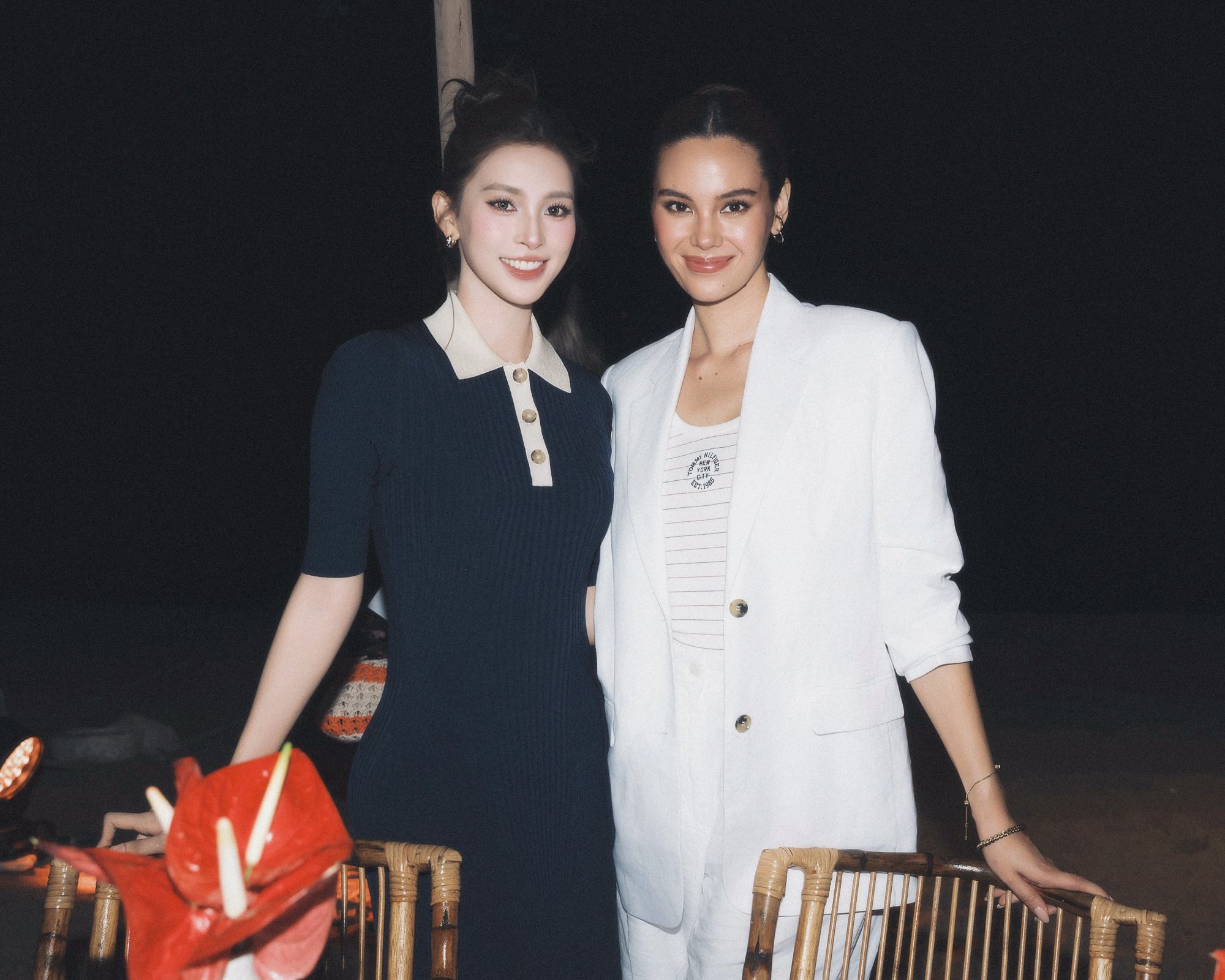 Đỗ H&agrave; nh&uacute;n nhường khi đứng cạnh Tiểu Vy- Ảnh 8.