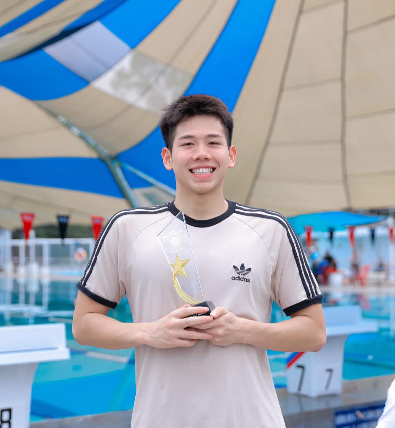 Viral loạt ảnh đời thường của Quang Thuấn - nam thần bơi lội thế hệ mới, 19 tuổi được thăng qu&acirc;n h&agrave;m g&acirc;y sốt MXH- Ảnh 18.