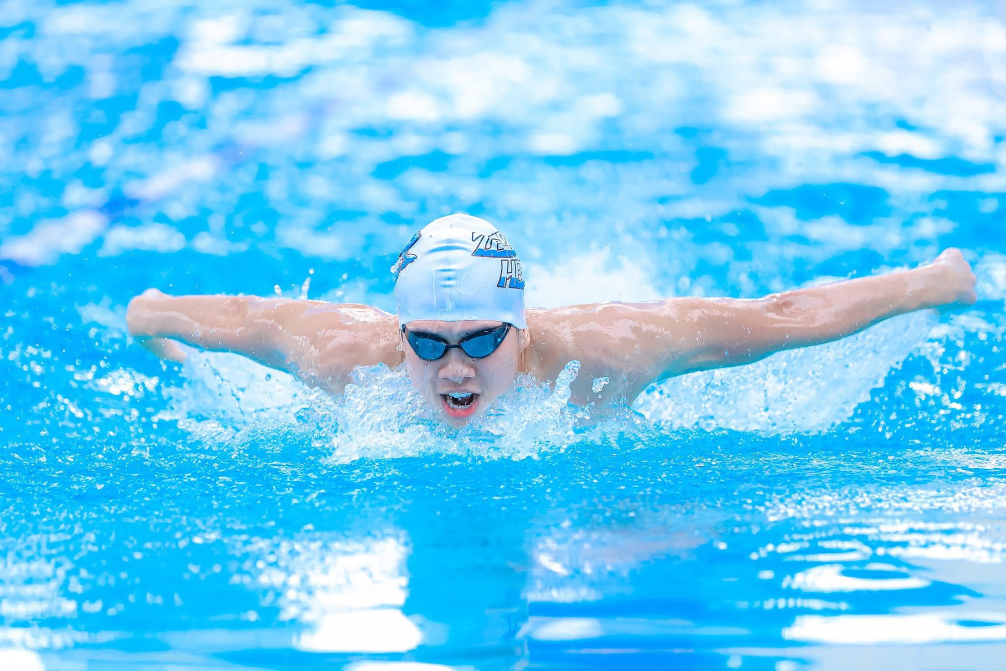 Viral loạt ảnh đời thường của Quang Thuấn - nam thần bơi lội thế hệ mới, 19 tuổi được thăng qu&acirc;n h&agrave;m g&acirc;y sốt MXH- Ảnh 4.