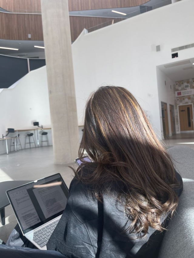 Sau 30 tuổi, nghỉ việc kh&ocirc;ng c&ograve;n l&agrave; &ldquo;d&aacute;m hay kh&ocirc;ng&rdquo;, m&agrave; l&agrave; &ldquo;chịu nổi bao l&acirc;u&rdquo;- Ảnh 2.