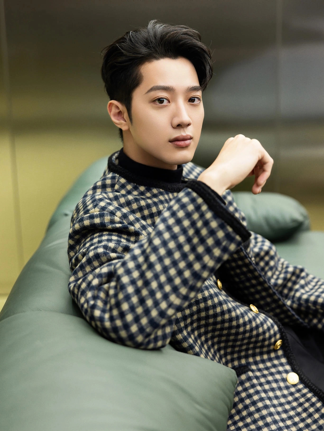 Anh lấn s&acirc;n diễn xuất v&agrave; đạt được những th&agrave;nh c&ocirc;ng nhất định