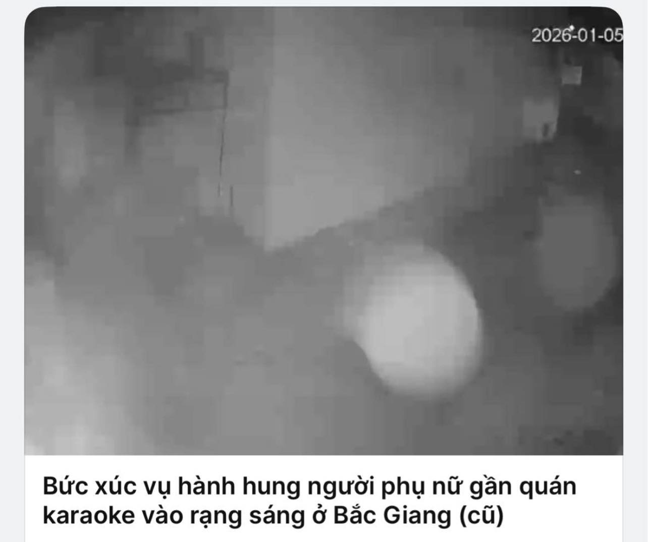 Đi thể dục qua qu&aacute;n karaoke, người phụ nữ bất ngờ bị quản l&yacute; x&ocirc;ng ra đ&aacute;nh tới tấp- Ảnh 1.