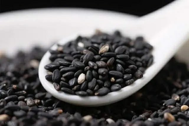 Sau tuổi 35 phụ nữ h&atilde;y nấu ăn thường xuy&ecirc;n bằng nguy&ecirc;n liệu n&agrave;y: Vừa bổ sung estrogen, gi&uacute;p da mịn m&agrave;ng v&agrave; tuần ho&agrave;n m&aacute;u tốt- Ảnh 1.