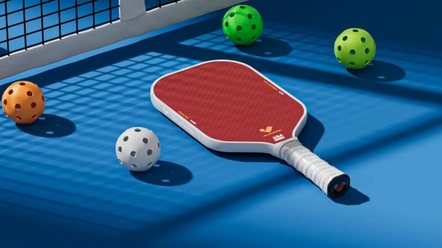 Đột quỵ v&agrave; đột tử khi chơi pickleball trong thời tiết lạnh: Tất tần tật những g&igrave; chuy&ecirc;n gia chia sẻ người chơi cần nắm r&otilde;- Ảnh 1.