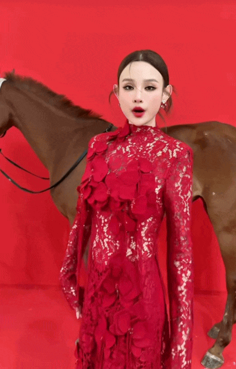 Vì sao áo dài ren được dự đoán là “át chủ bài” mùa Tết 2026?- Ảnh 23. Vì sao áo dài ren được dự đoán là “át chủ bài” mùa Tết 2026?- Ảnh 23.