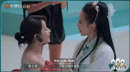 &Aacute; hậu l&agrave;m nh&acirc;n t&igrave;nh cho đại gia hơn 20 tuổi đi thi h&aacute;t lấy lại h&agrave;o quang, nhưng giọng th&igrave; "thảm họa"- Ảnh 3.