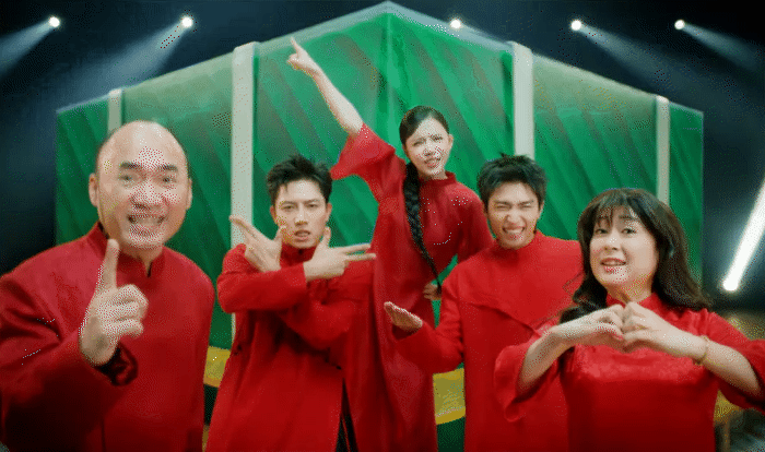 Tr&uacute;c Nh&acirc;n lập kỷ lục chưa từng c&oacute;, rủ cả 68 sao Việt nhảy phụ hoạ cho m&igrave;nh!- Ảnh 2.