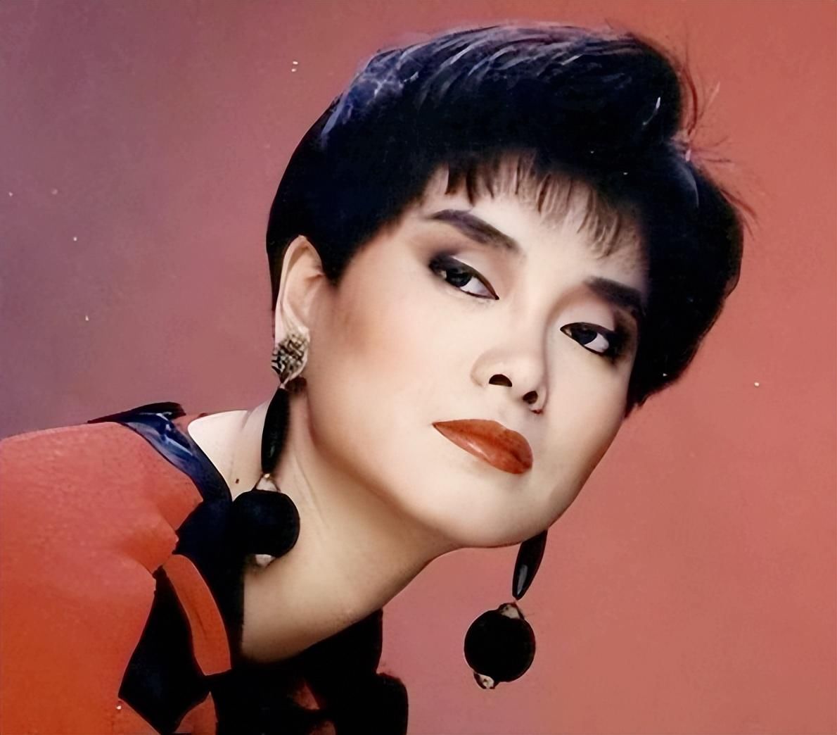 Nữ diva dại dột từ bỏ t&agrave;i sản gần 100.000 tỷ đồng của chồng qu&aacute; cố, 2 năm sau mọi chuyện mới vỡ lẽ- Ảnh 2.