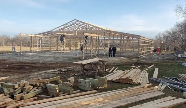 Cặp vợ chồng chi hơn 52 tỷ đồng mua mảnh đất 162 ha để x&acirc;y nh&agrave; nghỉ hưu: &ldquo;Ch&uacute;ng t&ocirc;i kh&ocirc;ng t&igrave;m được căn nh&agrave; n&agrave;o ph&ugrave; hợp n&ecirc;n mua đất tự x&acirc;y&rdquo;- Ảnh 2.