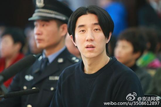 "Nghịch tử" của Th&agrave;nh Long sống thế n&agrave;o m&agrave; bị bố từ chối chia gia t&agrave;i 7.500 tỷ?- Ảnh 2.