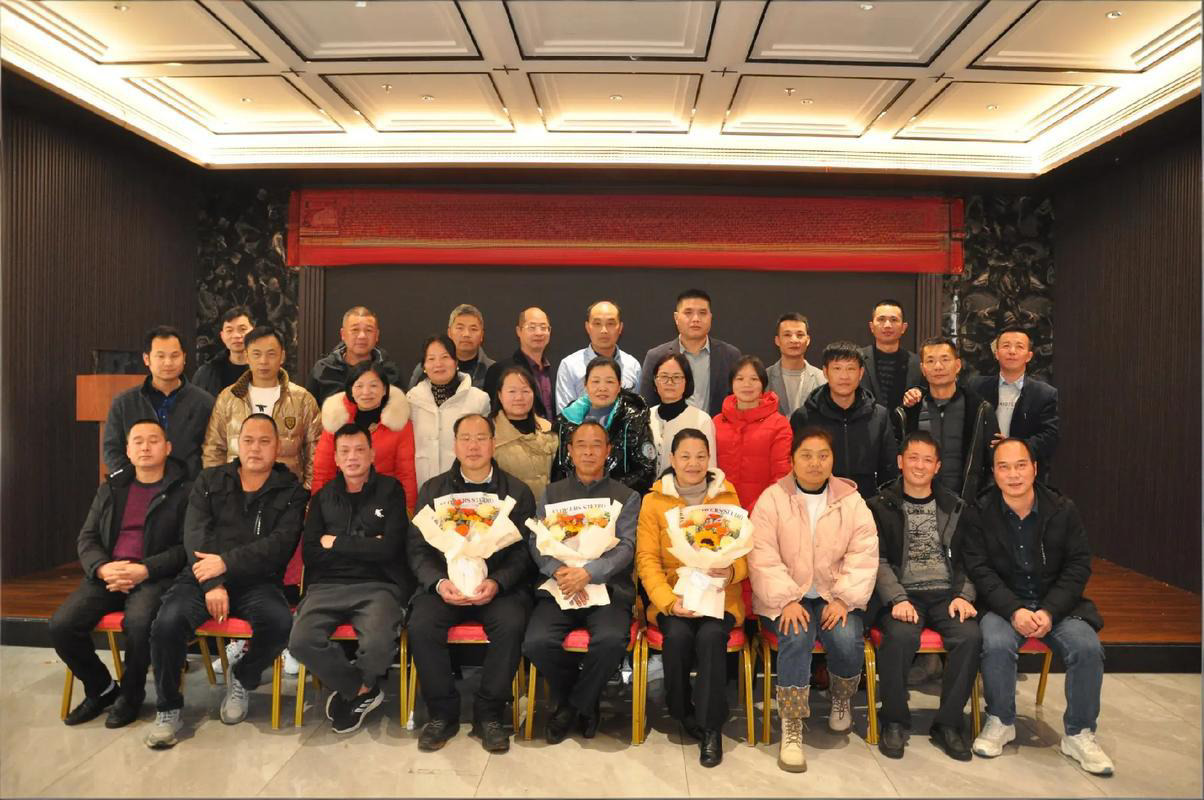 Lớp trưởng lương 90 triệu đồng/th&aacute;ng mời họp lớp nhưng &ldquo;biến mất&rdquo; l&uacute;c nhận ho&aacute; đơn 10 triệu, t&ocirc;i phải trả thay: 2 tuần sau thấy tin nhắn &ldquo;điếng người&rdquo;- Ảnh 2.