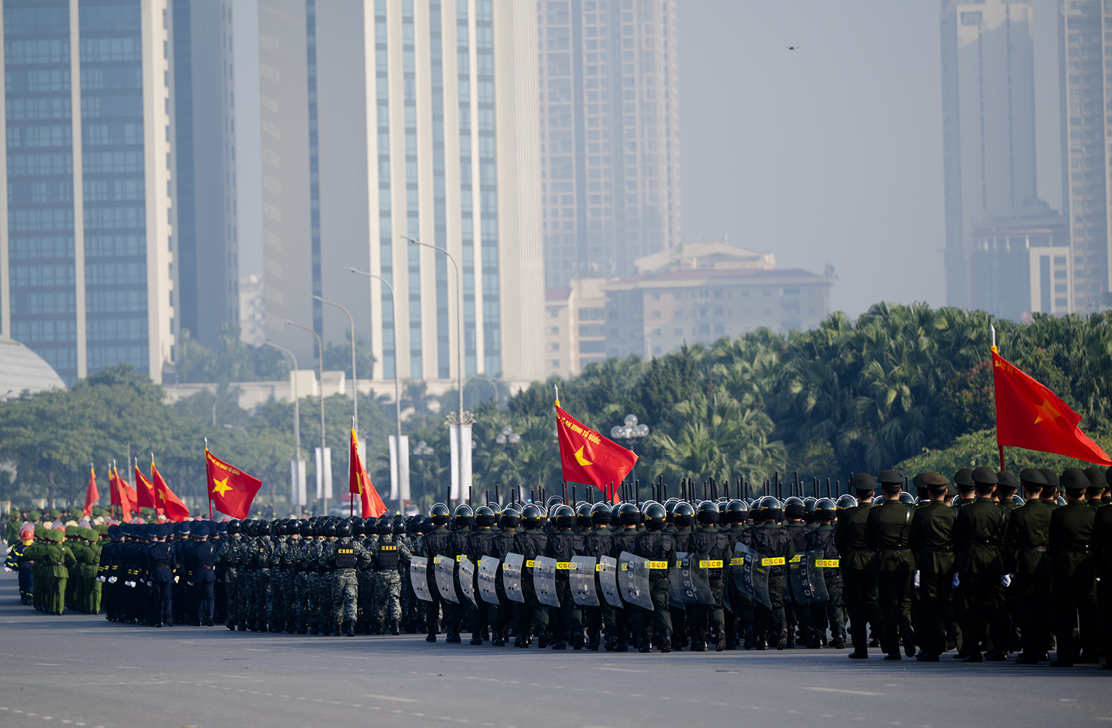 Lực lượng tinh nhuệ cùng dàn khí tài hiện đại diễn tập, sẵn sàng tham gia bảo vệ Đại hội Đảng- Ảnh 2. Lực lượng tinh nhuệ cùng dàn khí tài hiện đại diễn tập, sẵn sàng tham gia bảo vệ Đại hội Đảng- Ảnh 2.