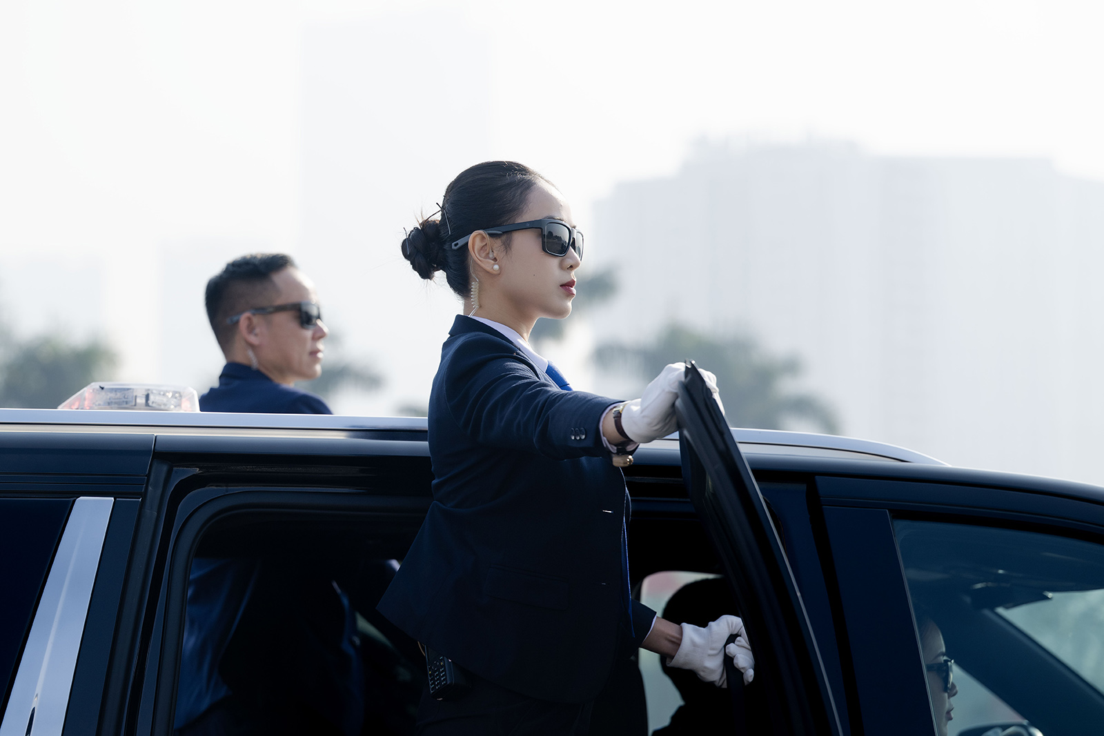 Nữ sĩ quan Cảnh vệ tại buổi diễn tập bảo vệ Đại hội XIV gây ấn tượng mạnh: Khí chất nghiêm trang nhưng vẫn cực cuốn hút- Ảnh 7. Nữ sĩ quan Cảnh vệ tại buổi diễn tập bảo vệ Đại hội XIV gây ấn tượng mạnh: Khí chất nghiêm trang nhưng vẫn cực cuốn hút- Ảnh 7.