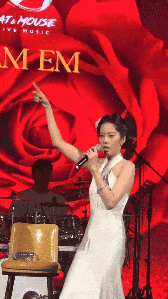 Tình trạng của Nam Em: Người thiếu cân, mặc đồ thiếu vải khiến triệu người bàn tán- Ảnh 4. Tình trạng của Nam Em: Người thiếu cân, mặc đồ thiếu vải khiến triệu người bàn tán- Ảnh 4.