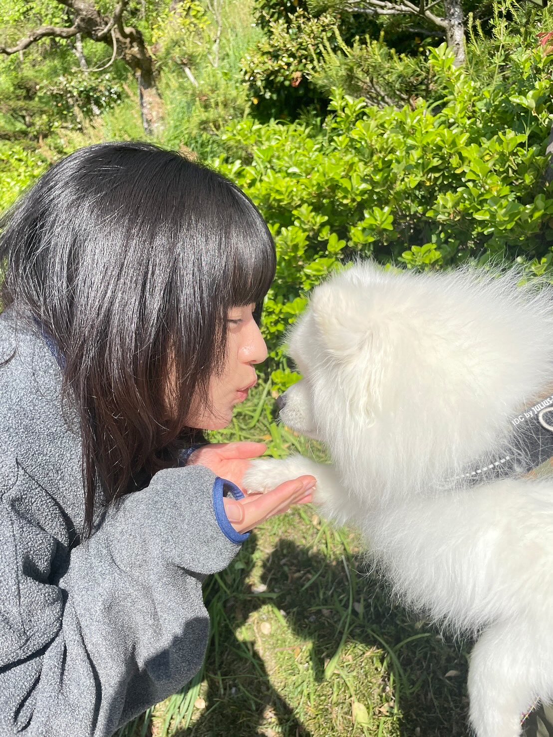 Minh tinh 39 tuổi đăng ảnh cận cam thường: Biết ngắm làn da không tuổi hay bộ nhẫn vài trăm triệu đây?- Ảnh 5. Minh tinh 39 tuổi đăng ảnh cận cam thường: Biết ngắm làn da không tuổi hay bộ nhẫn vài trăm triệu đây?- Ảnh 5.