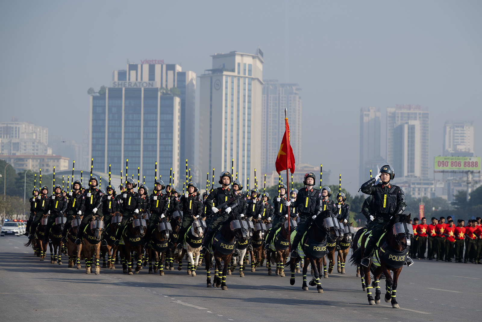 Lực lượng tinh nhuệ cùng dàn khí tài hiện đại diễn tập, sẵn sàng tham gia bảo vệ Đại hội Đảng- Ảnh 17. Lực lượng tinh nhuệ cùng dàn khí tài hiện đại diễn tập, sẵn sàng tham gia bảo vệ Đại hội Đảng- Ảnh 17.