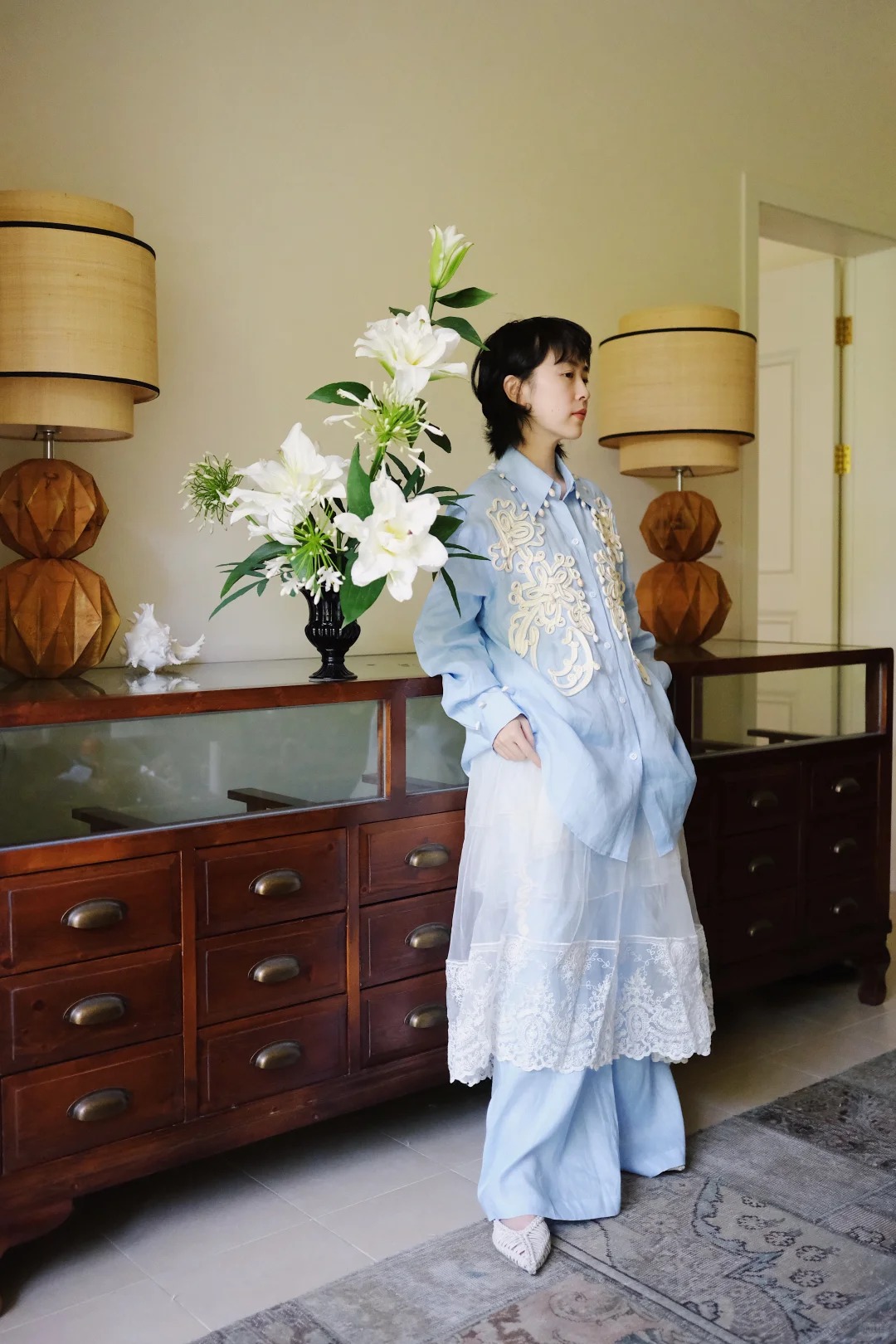 Tranh c&atilde;i chuyện chưng hoa Ly ng&agrave;y Tết: Người sợ "ly t&aacute;n", kẻ mừng "b&aacute;ch hợp", đ&acirc;u mới l&agrave; c&aacute;ch chơi hoa chuẩn phong thủy?- Ảnh 4.