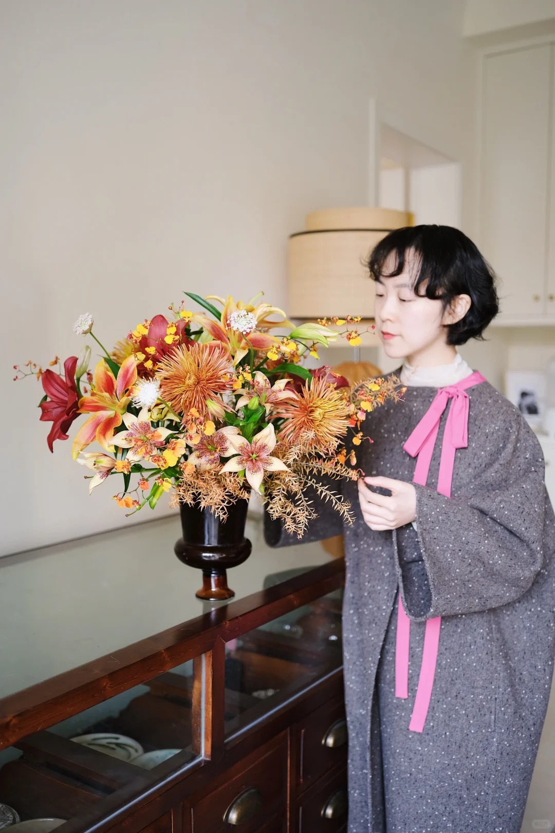 Tranh c&atilde;i chuyện chưng hoa Ly ng&agrave;y Tết: Người sợ "ly t&aacute;n", kẻ mừng "b&aacute;ch hợp", đ&acirc;u mới l&agrave; c&aacute;ch chơi hoa chuẩn phong thủy?- Ảnh 2.