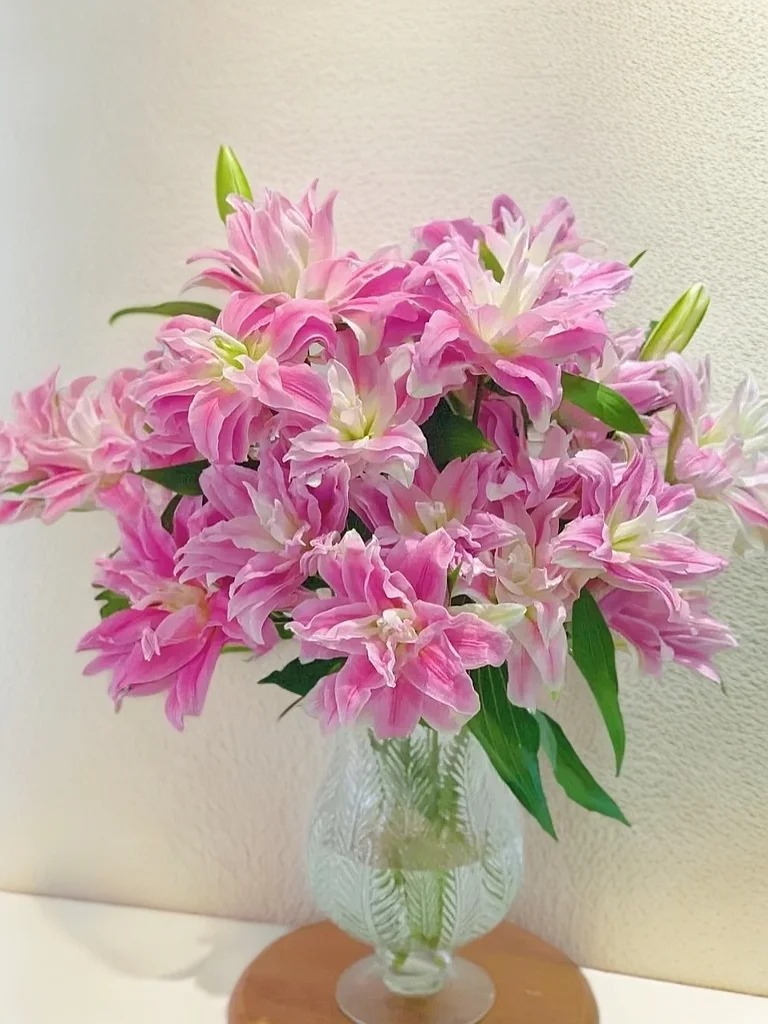 Tranh c&atilde;i chuyện chưng hoa Ly ng&agrave;y Tết: Người sợ "ly t&aacute;n", kẻ mừng "b&aacute;ch hợp", đ&acirc;u mới l&agrave; c&aacute;ch chơi hoa chuẩn phong thủy?- Ảnh 15.