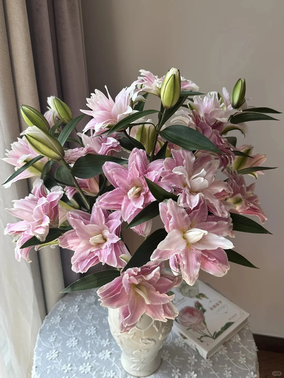 Tranh c&atilde;i chuyện chưng hoa Ly ng&agrave;y Tết: Người sợ "ly t&aacute;n", kẻ mừng "b&aacute;ch hợp", đ&acirc;u mới l&agrave; c&aacute;ch chơi hoa chuẩn phong thủy?- Ảnh 14.