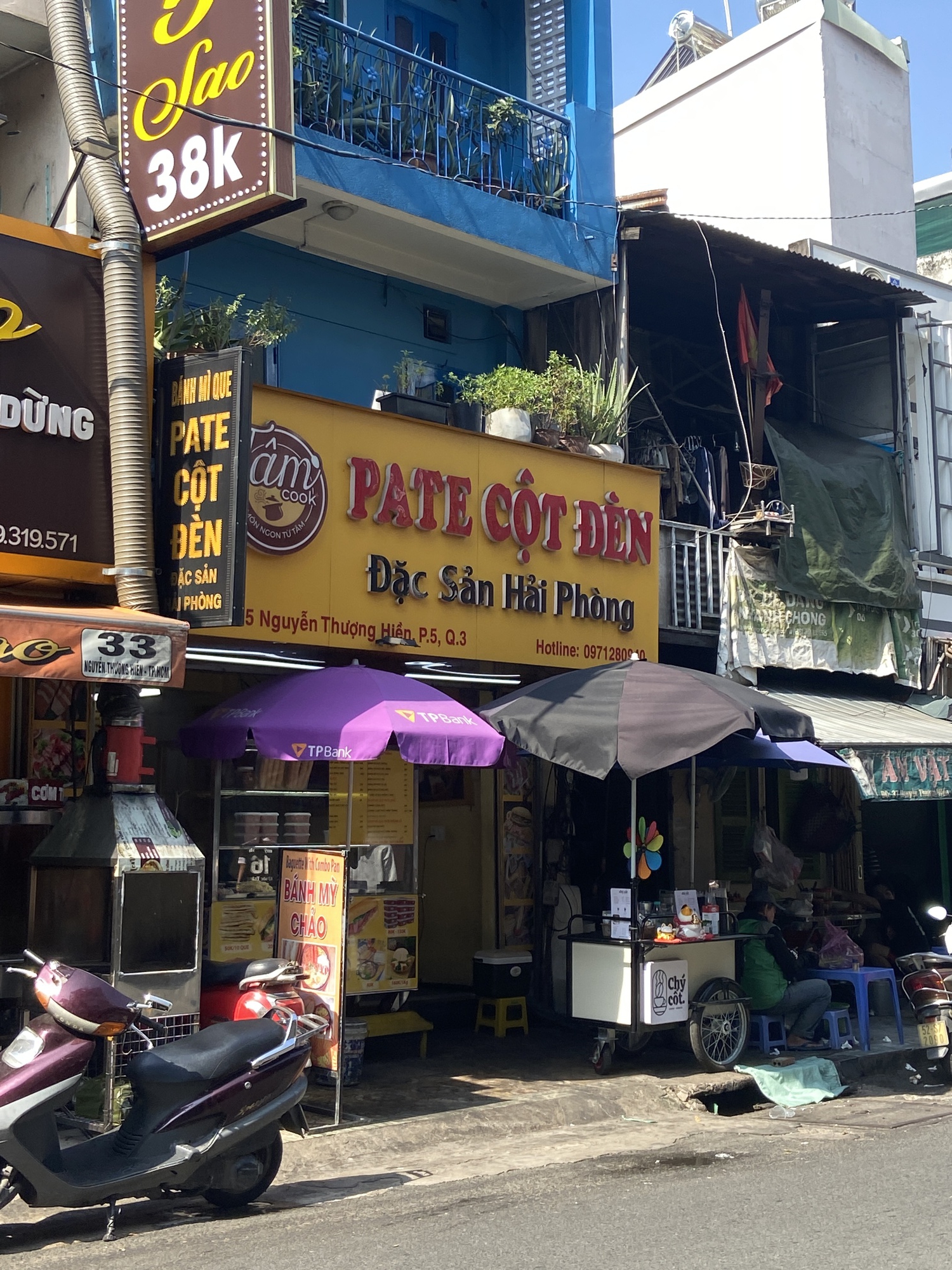 Vụ 120 tấn thịt heo bệnh tuồn v&agrave;o Đồ hộp Hạ Long: Nhiều qu&aacute;n Pate Cột Đ&egrave;n vỉa h&egrave; "d&iacute;nh đạn lạc", h&agrave;ng loạt kh&aacute;ch h&agrave;ng hoang mang lo lắng- Ảnh 1.