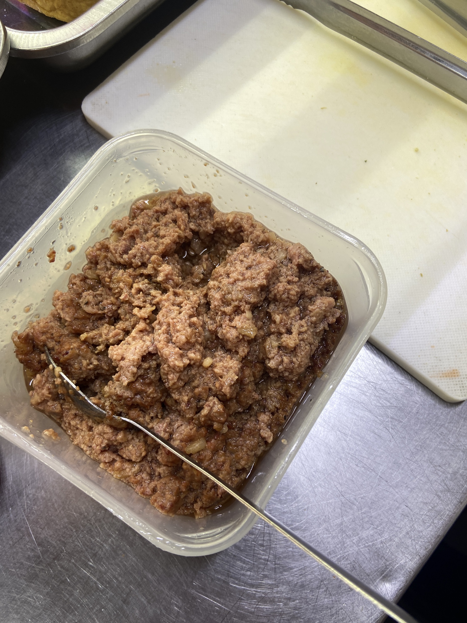 Vụ 120 tấn thịt heo bệnh tuồn v&agrave;o Đồ hộp Hạ Long: Nhiều qu&aacute;n Pate Cột Đ&egrave;n vỉa h&egrave; "d&iacute;nh đạn lạc", h&agrave;ng loạt kh&aacute;ch h&agrave;ng hoang mang lo lắng- Ảnh 4.