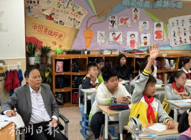 Ph&aacute;t hiện 1 Ph&oacute; hiệu trưởng trung học cứ 7h s&aacute;ng l&agrave; "mất li&ecirc;n lạc", nghe con ruột n&oacute;i 1 c&acirc;u m&agrave; tan n&aacute;t c&otilde;i l&ograve;ng- Ảnh 4.