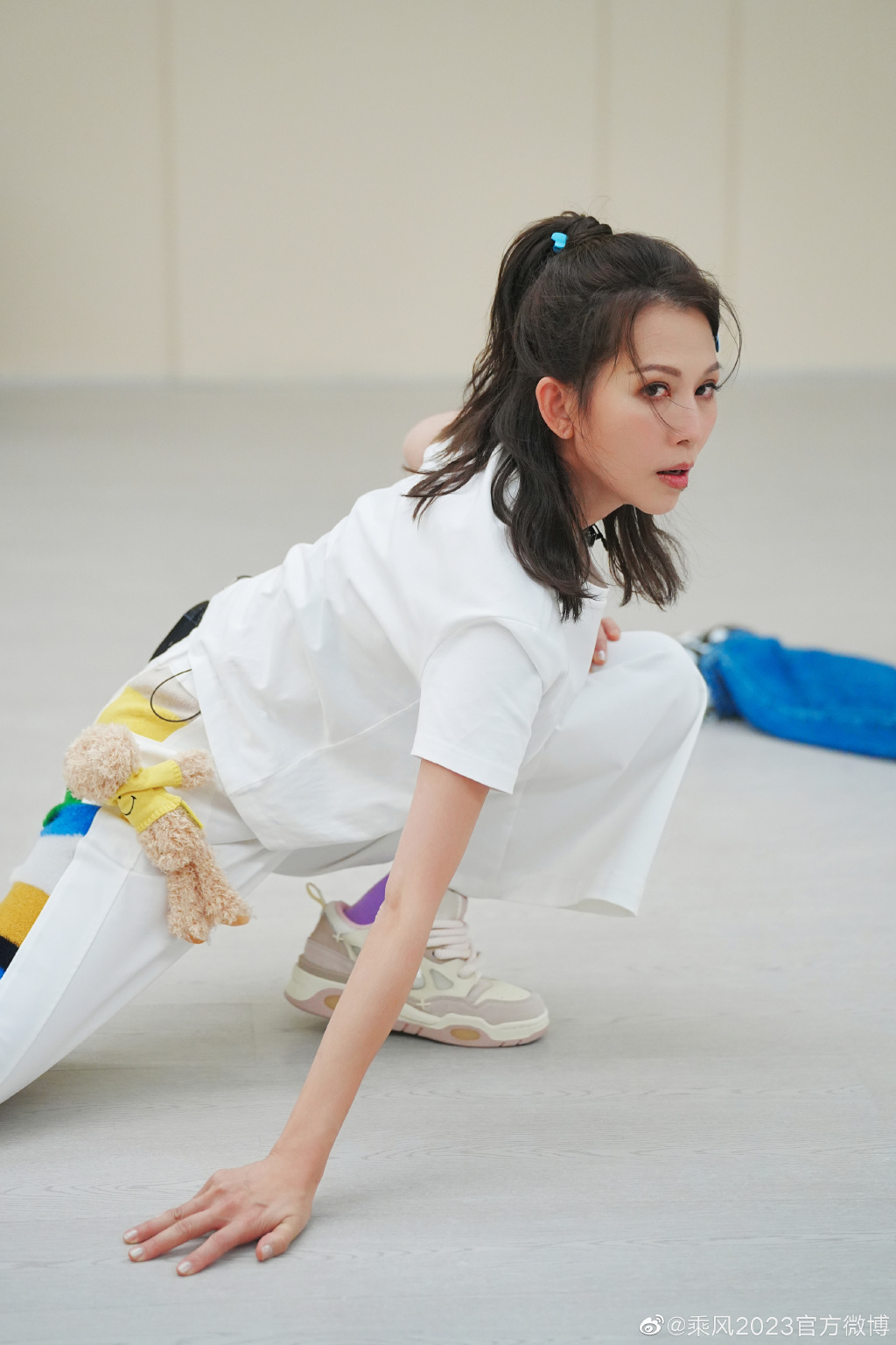 &Aacute; hậu l&agrave;m nh&acirc;n t&igrave;nh cho đại gia hơn 20 tuổi đi thi h&aacute;t lấy lại h&agrave;o quang, nhưng giọng th&igrave; "thảm họa"- Ảnh 2.