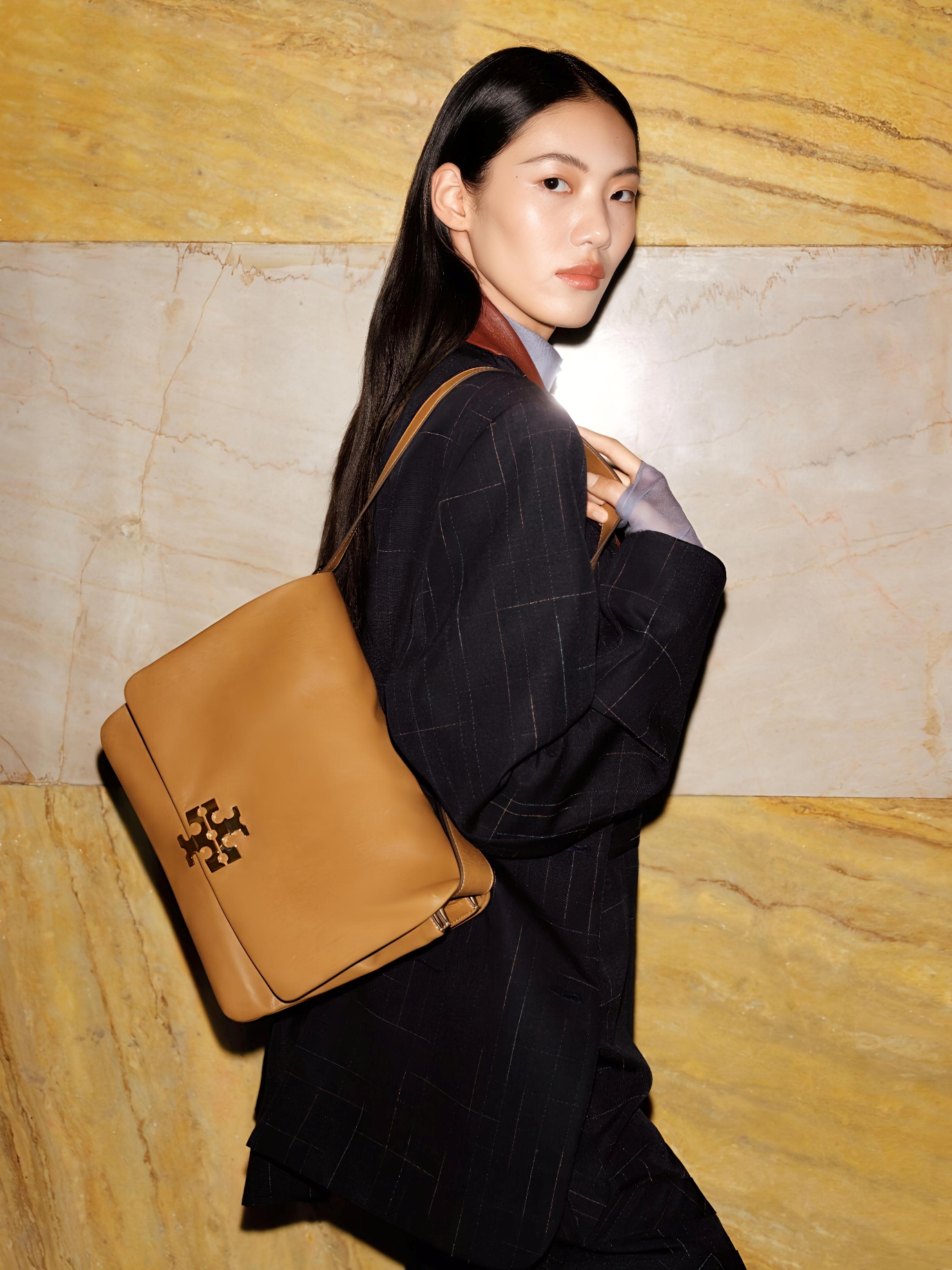 Đ&oacute;n năm B&iacute;nh Ngọ, Tory Burch giới thiệu BST t&uacute;i x&aacute;ch nhiều mẫu &ldquo;m&atilde;&rdquo;- Ảnh 4.