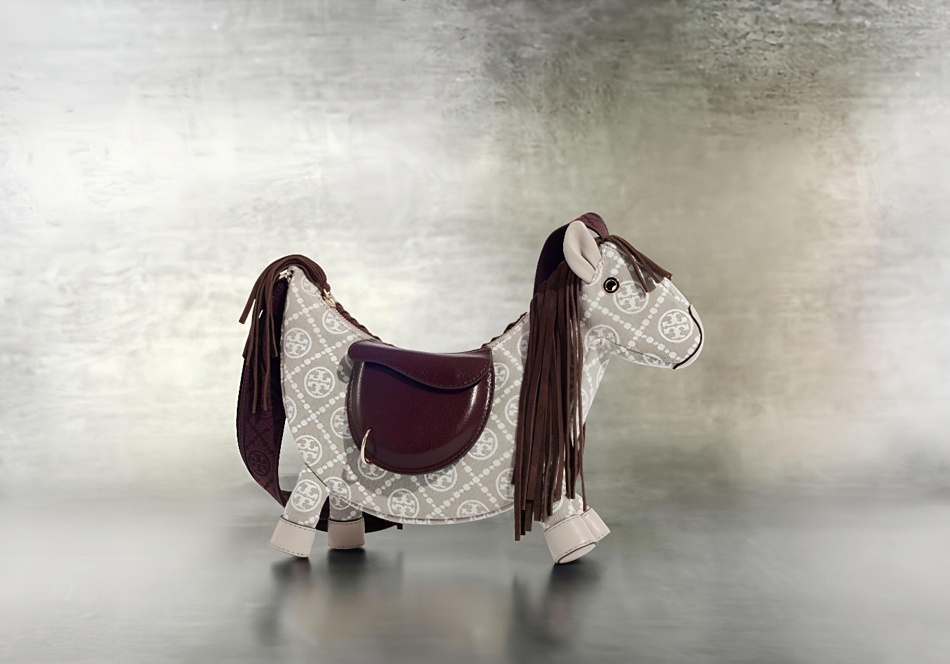 Đ&oacute;n năm B&iacute;nh Ngọ, Tory Burch giới thiệu BST t&uacute;i x&aacute;ch nhiều mẫu &ldquo;m&atilde;&rdquo;- Ảnh 5.