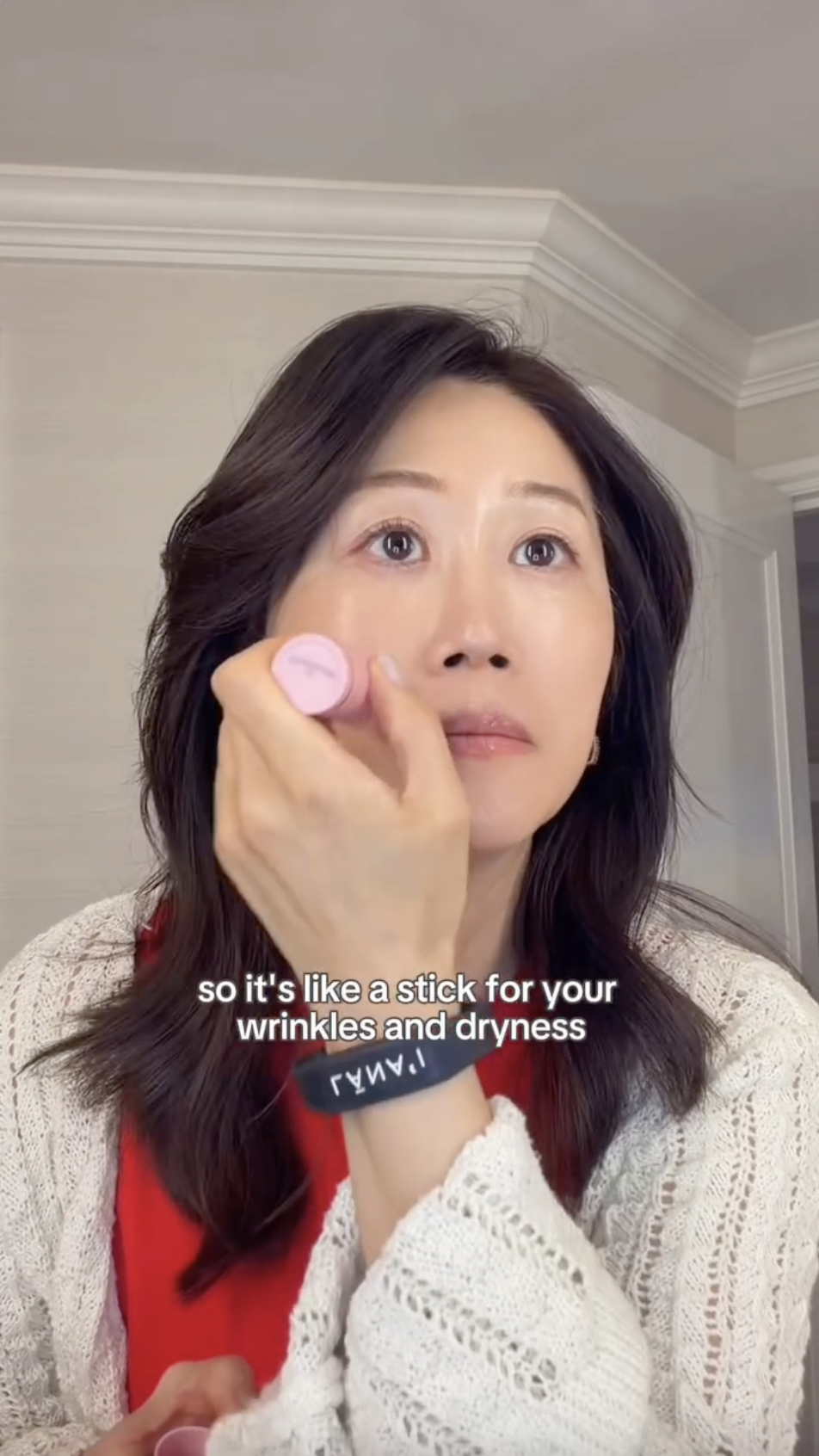 50 tuổi nhưng l&agrave;n da căng b&oacute;ng kh&ocirc;ng k&eacute;m g&igrave; con g&aacute;i, người mẹ H&agrave;n chỉ c&oacute; 3 b&iacute; quyết- Ảnh 7.