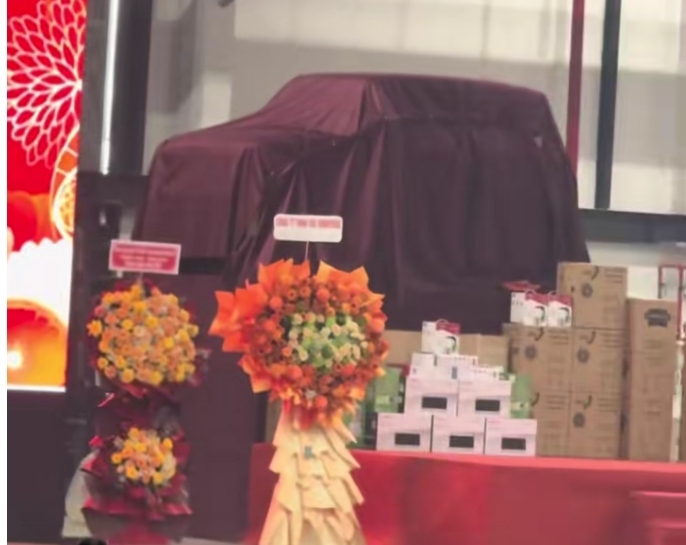 Một công ty tại TPHCM tặng ô tô cho nhân viên tại tiệc tất niên- Ảnh 1. Một công ty tại TPHCM tặng ô tô cho nhân viên tại tiệc tất niên- Ảnh 1.