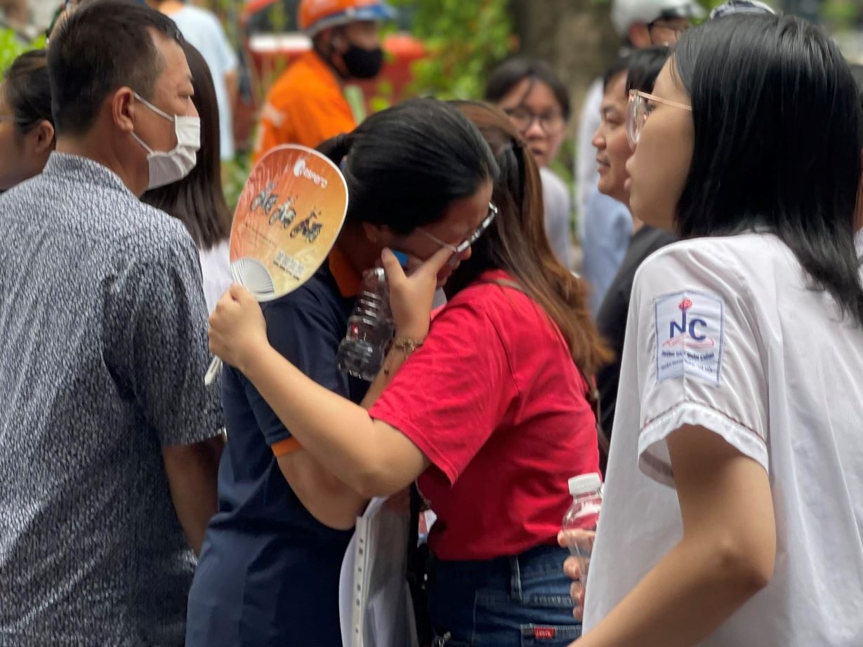 Tin con ngoan v&igrave; tối n&agrave;o cũng ngồi b&agrave;n học, mẹ H&agrave; Nội sốc nặng khi ph&aacute;t hiện con lớp 4 "sống hai mặt" suốt nhiều th&aacute;ng- Ảnh 2.