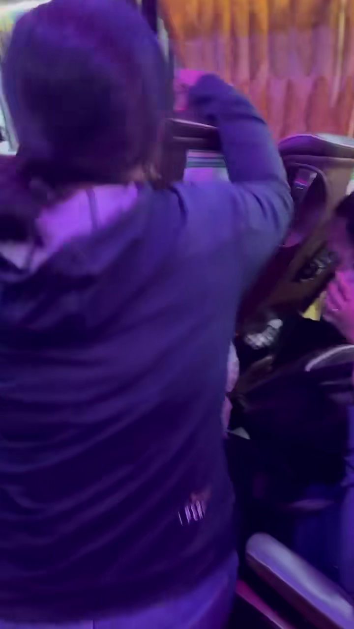 Mạng x&atilde; hội dậy s&oacute;ng với &ldquo;chuyến xe b&atilde;o t&aacute;p&rdquo; ở Đồng Th&aacute;p- Ảnh 3.