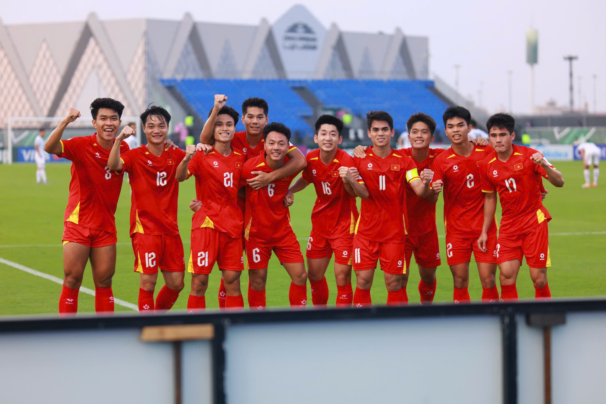 "C&aacute;i ch&acirc;n tr&aacute;i ma thuật" của Khuất Văn Khang khiến lưới U23 Kyrgyzstan rung l&ecirc;n bần bật- Ảnh 1.