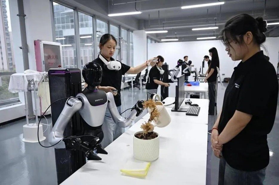 Nghịch l&yacute; 2026: Sinh vi&ecirc;n c&ocirc;ng nghệ phải đi "l&agrave;m xiếc" cho robot học việc v&agrave; sự thật b&ecirc;n trong trại huấn luyện người m&aacute;y lớn nhất h&agrave;nh tinh- Ảnh 3.