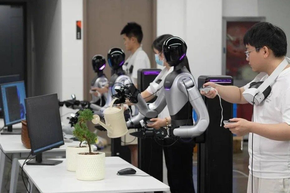 Nghịch l&yacute; 2026: Sinh vi&ecirc;n c&ocirc;ng nghệ phải đi "l&agrave;m xiếc" cho robot học việc v&agrave; sự thật b&ecirc;n trong trại huấn luyện người m&aacute;y lớn nhất h&agrave;nh tinh- Ảnh 5.