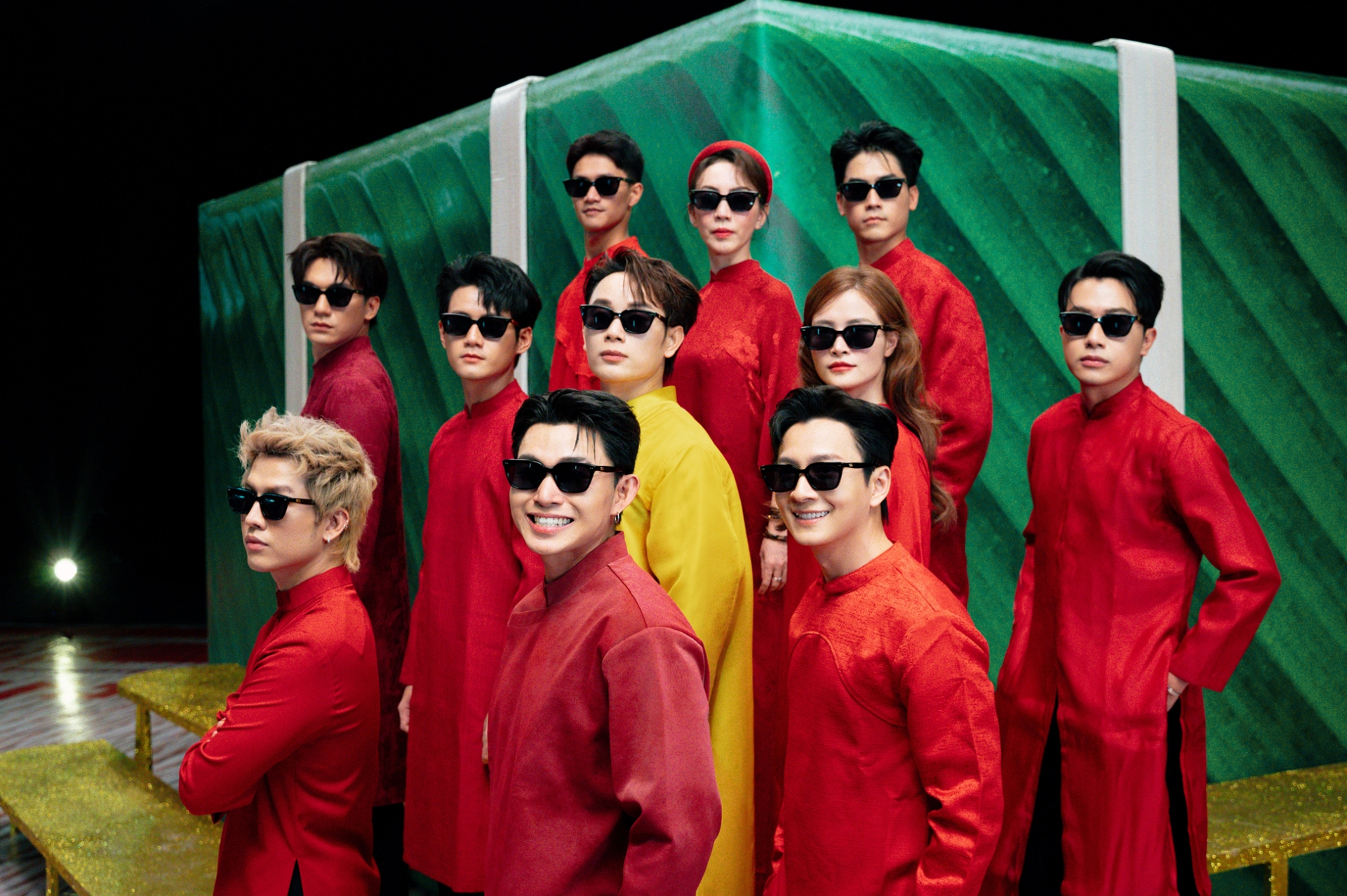 Nam ca sĩ h&ocirc;m trước bị &ldquo;tế&rdquo; khắp c&otilde;i mạng, h&ocirc;m sau ra si&ecirc;u phẩm khiến d&acirc;n t&igrave;nh &ldquo;d&ugrave; gh&eacute;t cũng phải v&agrave;o xem&rdquo;- Ảnh 5.