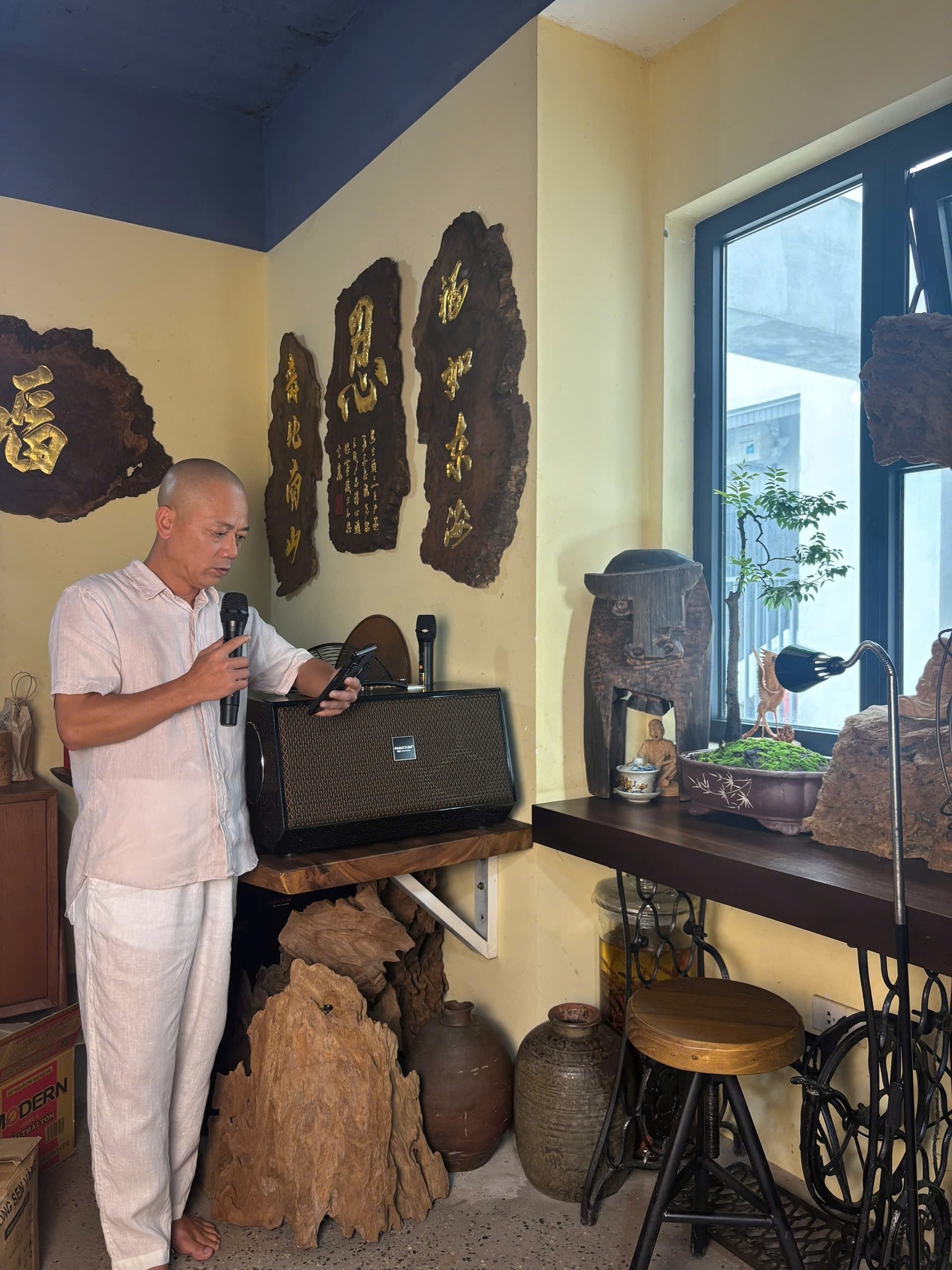 Nam nghệ sĩ cưới ch&acirc;n d&agrave;i k&eacute;m 9 tuổi từng thi Hoa hậu, sở hữu nh&agrave; sang 4 tầng ở H&agrave; Nội- Ảnh 7.