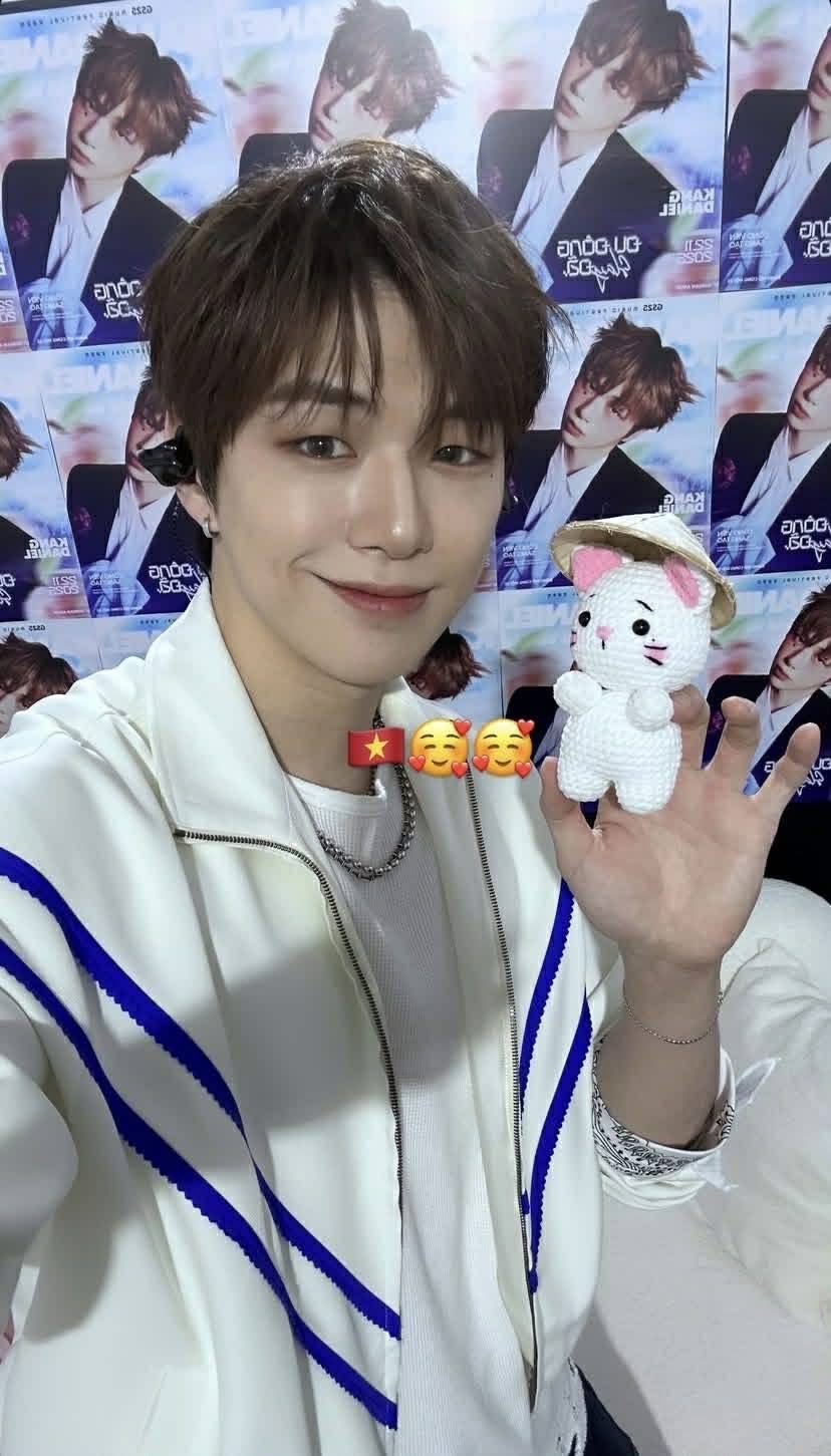 Nam ca sĩ quốc dân ê chề bán được đúng 1 bản album, sụt 14kg suýt phá sản vì bị lừa hết 260 tỷ đồng- Ảnh 5. Nam ca sĩ quốc dân ê chề bán được đúng 1 bản album, sụt 14kg suýt phá sản vì bị lừa hết 260 tỷ đồng- Ảnh 5.