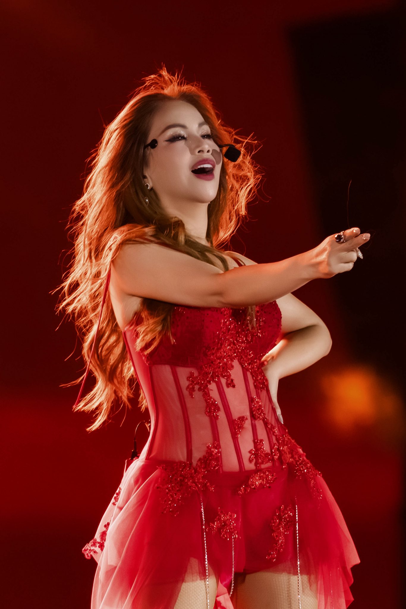 Điều &iacute;t biết về em g&aacute;i ca sĩ gi&agrave;u nhất Việt Nam: Đi l&agrave;m phục vụ ở Mỹ, 3 năm kh&ocirc;ng d&aacute;m b&aacute;o người nh&agrave;- Ảnh 7.