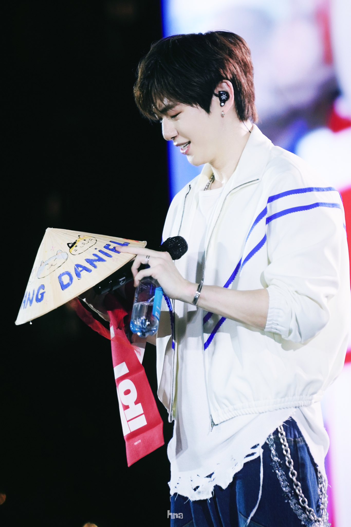 Nam ca sĩ quốc dân ê chề bán được đúng 1 bản album, sụt 14kg suýt phá sản vì bị lừa hết 260 tỷ đồng- Ảnh 2. Nam ca sĩ quốc dân ê chề bán được đúng 1 bản album, sụt 14kg suýt phá sản vì bị lừa hết 260 tỷ đồng- Ảnh 2.